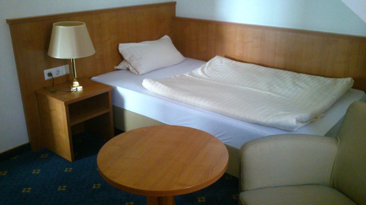 Hotel Kaiserhof Lehrte Zewnętrze zdjęcie